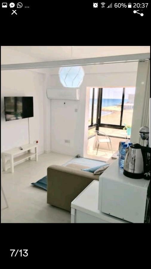 Bettys 1Br Seafront Apt Larnaca Exterior foto