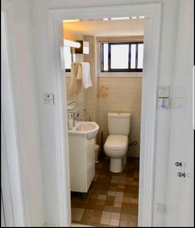 Bettys 1Br Seafront Apt Larnaca Exterior foto